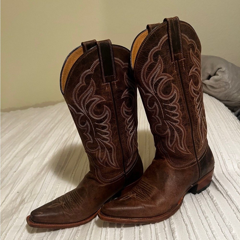 brown cowboy boots